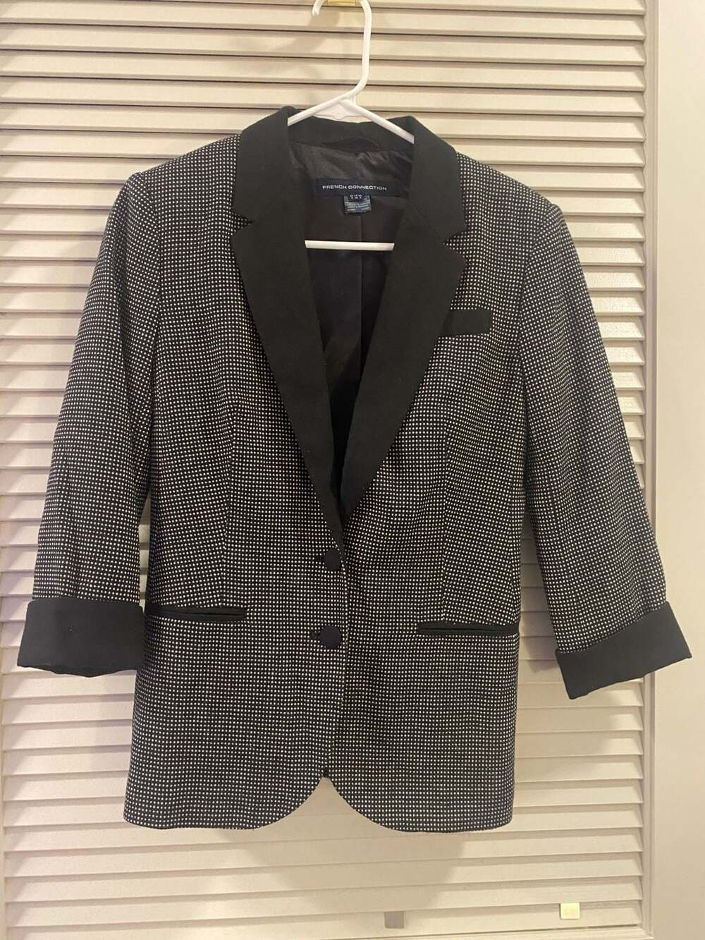 French Connection Black & White Pin Dot Blazer with Contrast Lapel Size 6